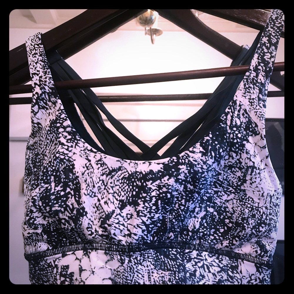 NWOT lulu bra limited edition design sz 2